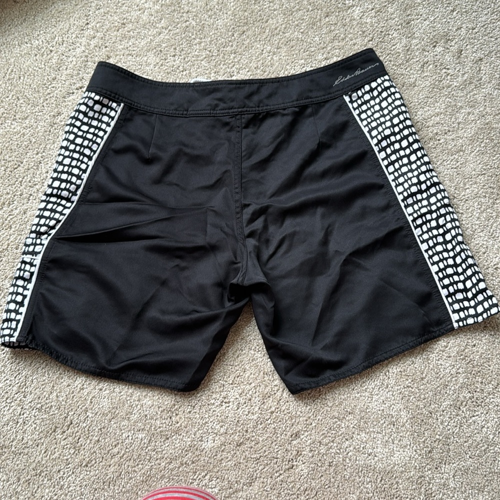 Eddie Bauer beach shorts size black and white size medium - Picture 3 of 4